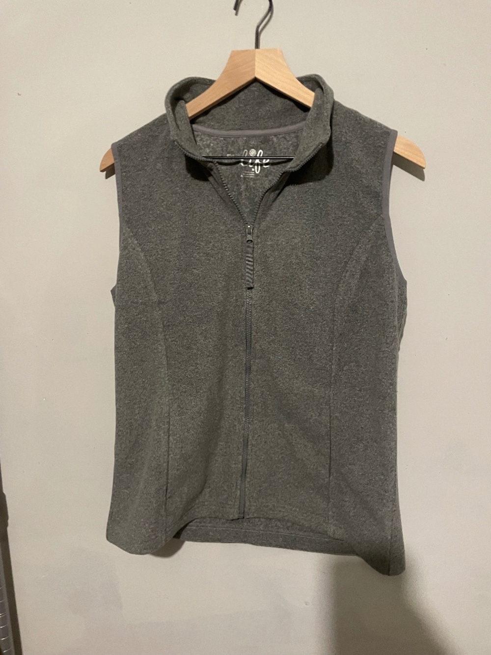 Made for life women’s size medium gray zip up fest